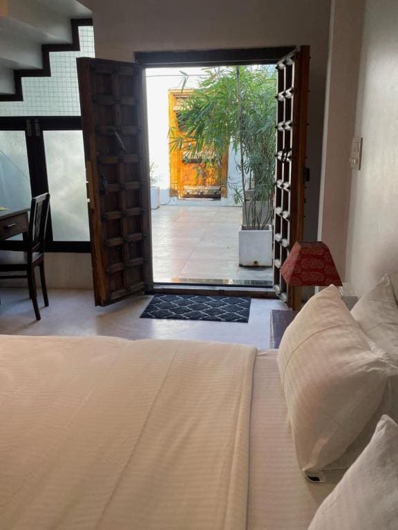 Double Room with Garden View room - Image 3