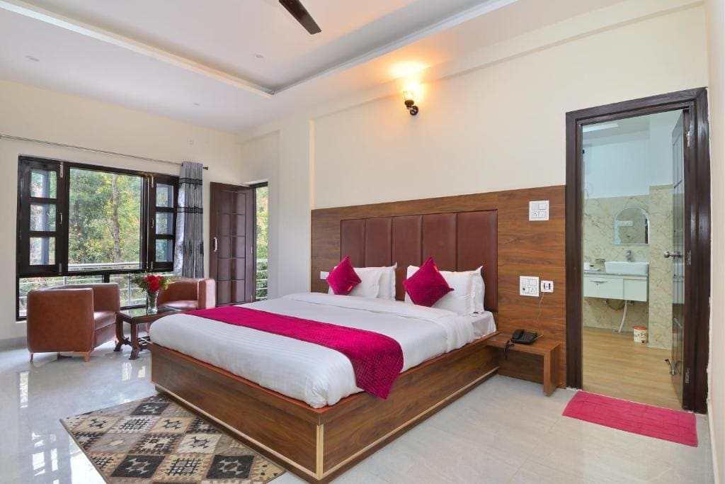 Family Room with Balcony - View of Valleys and Mountains room - Image 1