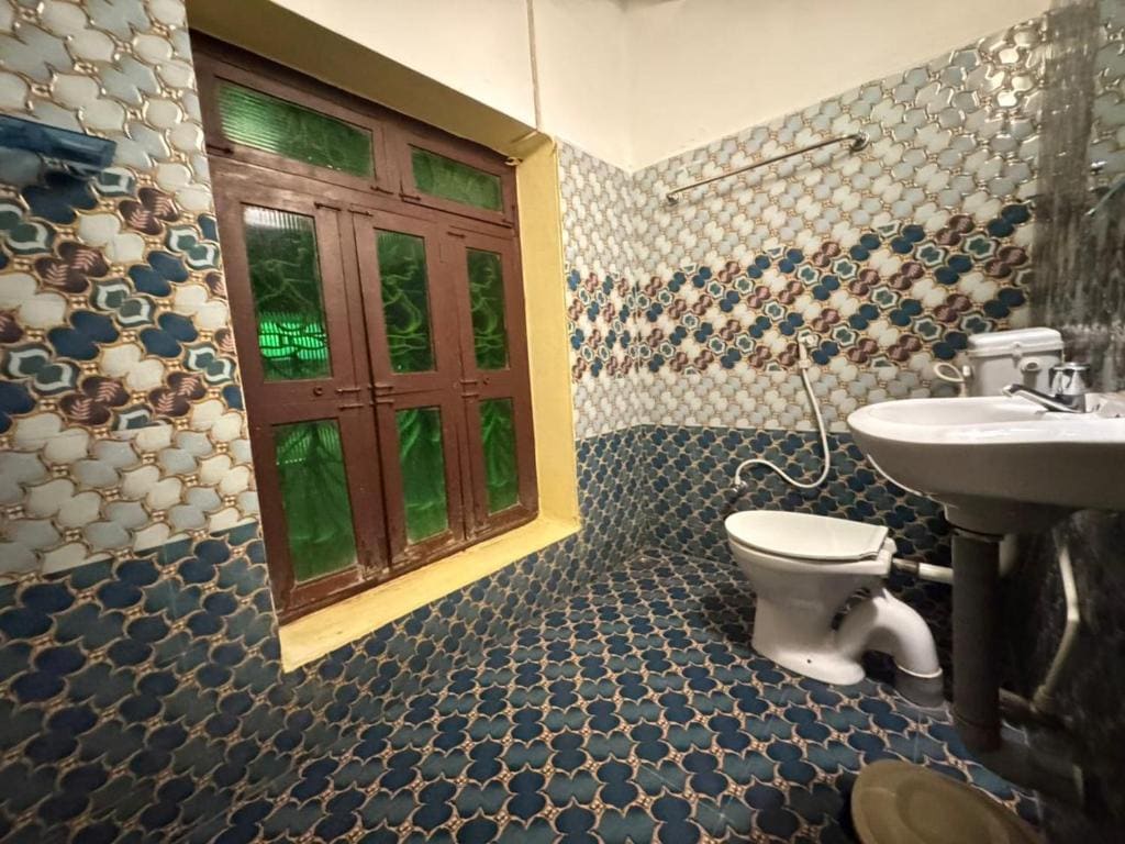 Family Room room - Image 2