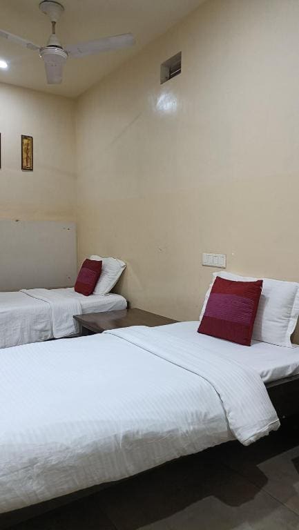 Standard Single Room room - Image 2
