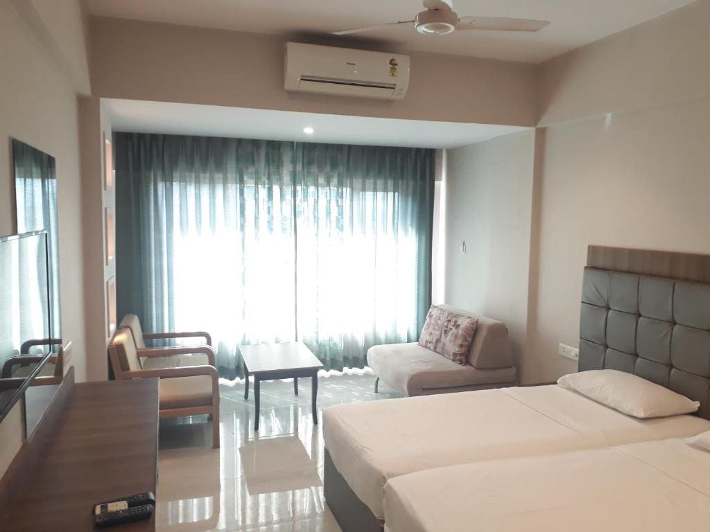 Deluxe Garden Facing Room room - Image 3