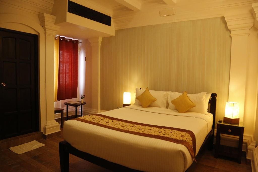 Deluxe Room room - Image 3