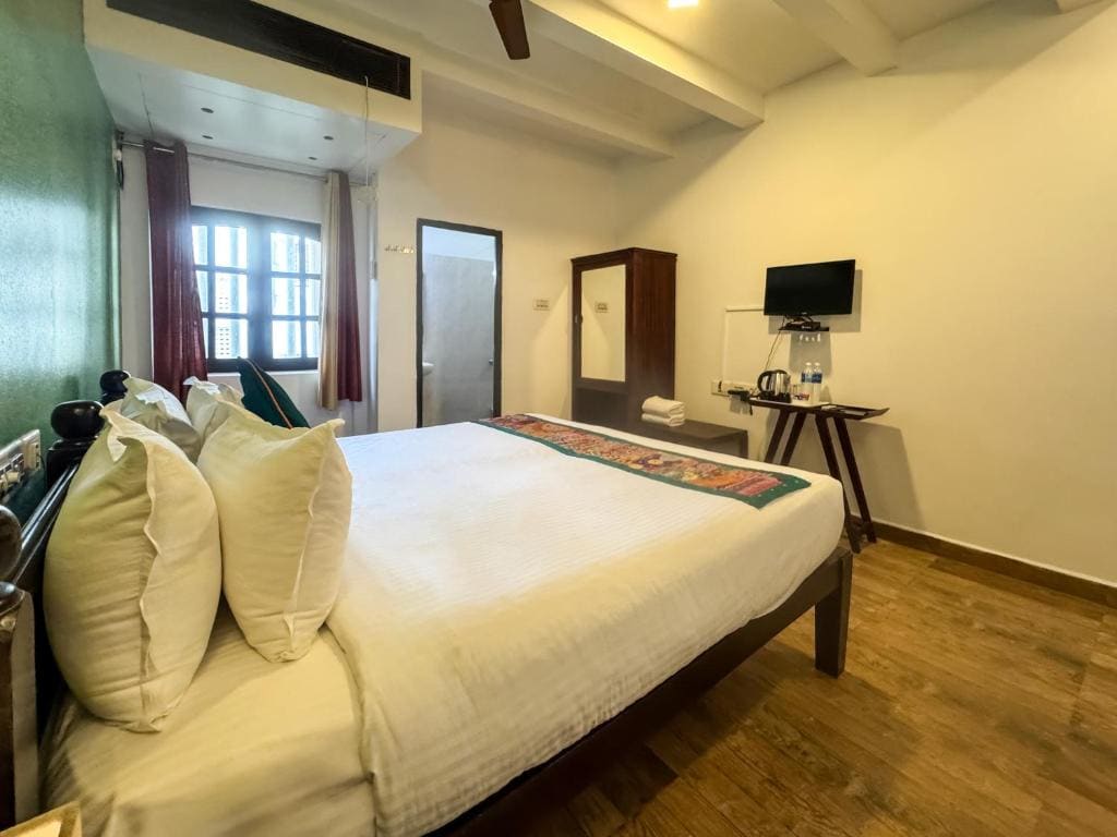 Deluxe Room room - Image 1
