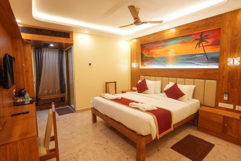 Deluxe Double Room with Balcony room - Image 1