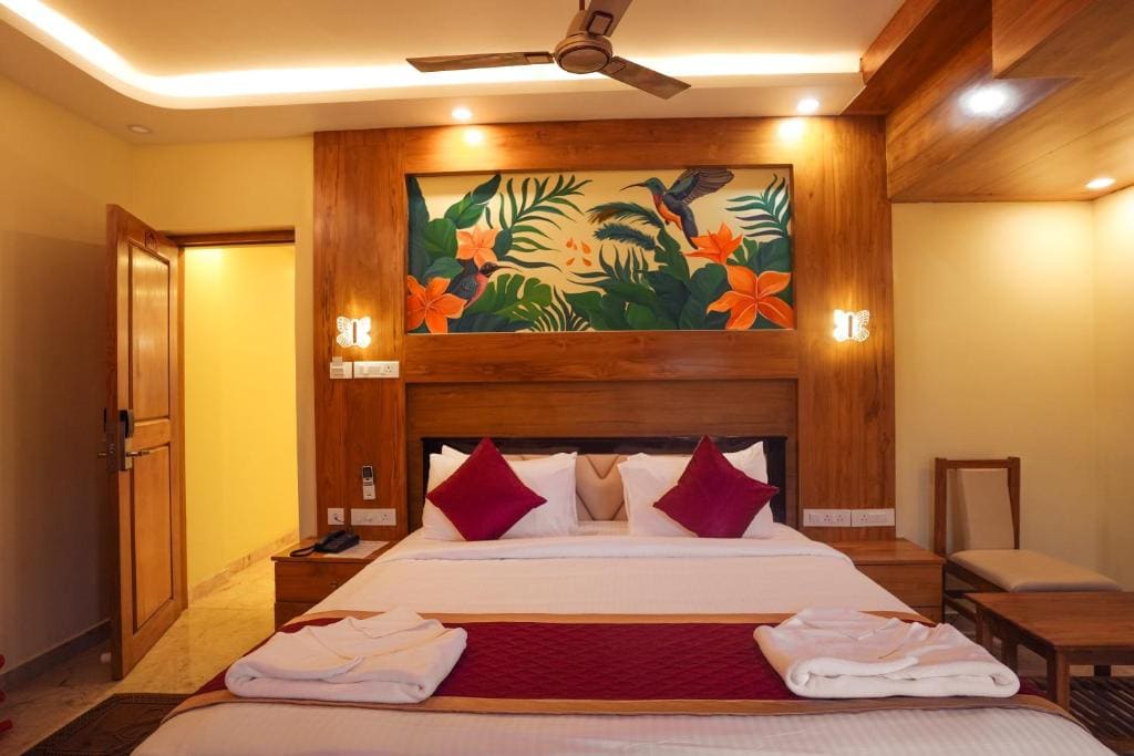 Deluxe Double Room with Balcony room - Image 2