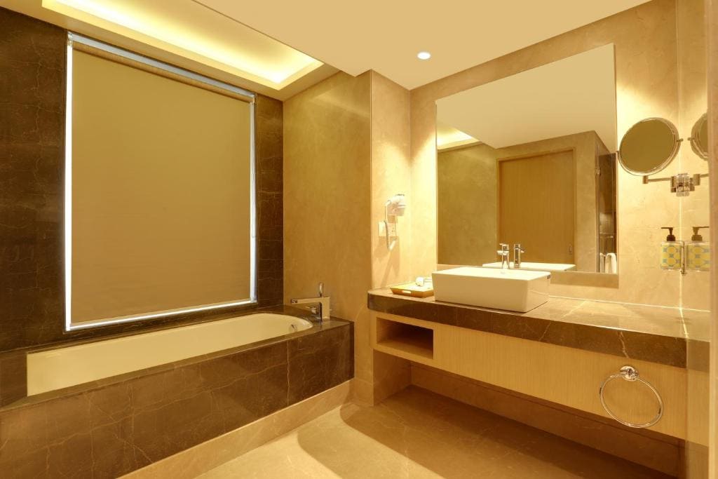 Executive Suite room - Image 3