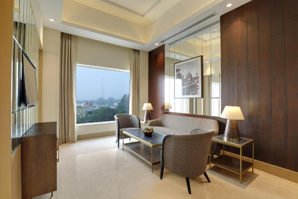 Executive Suite room - Image 1