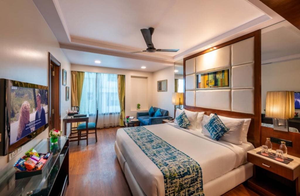 Deluxe King Room room - Image 3