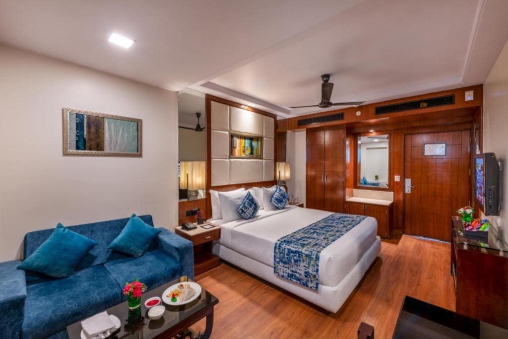 Deluxe King Room room - Image 2