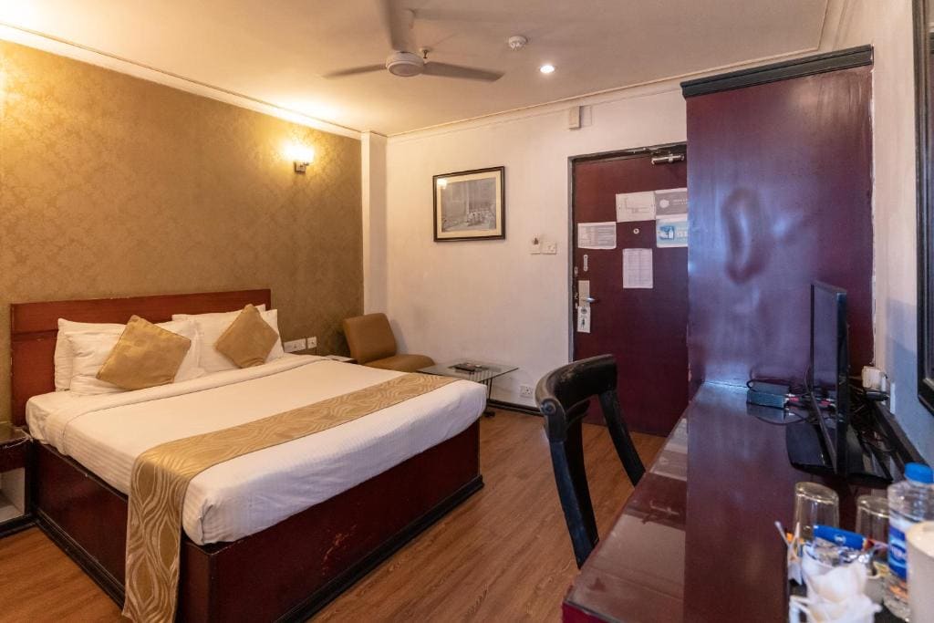 Deluxe Room room - Image 1
