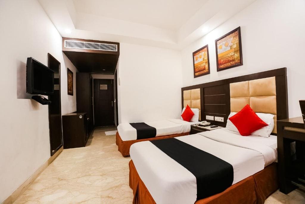 Deluxe Room room - Image 3