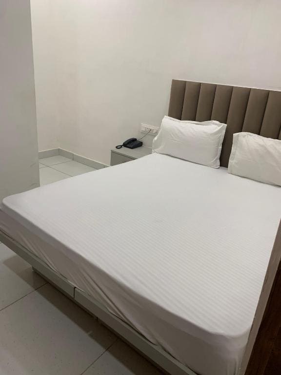 Standard Double Room room - Image 3