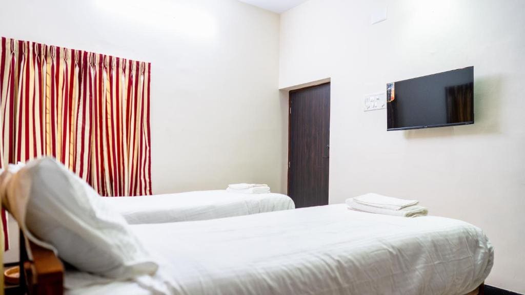 Standard Twin Room room - Image 1