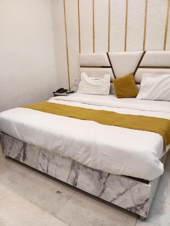 Deluxe Double Room room - Image 2