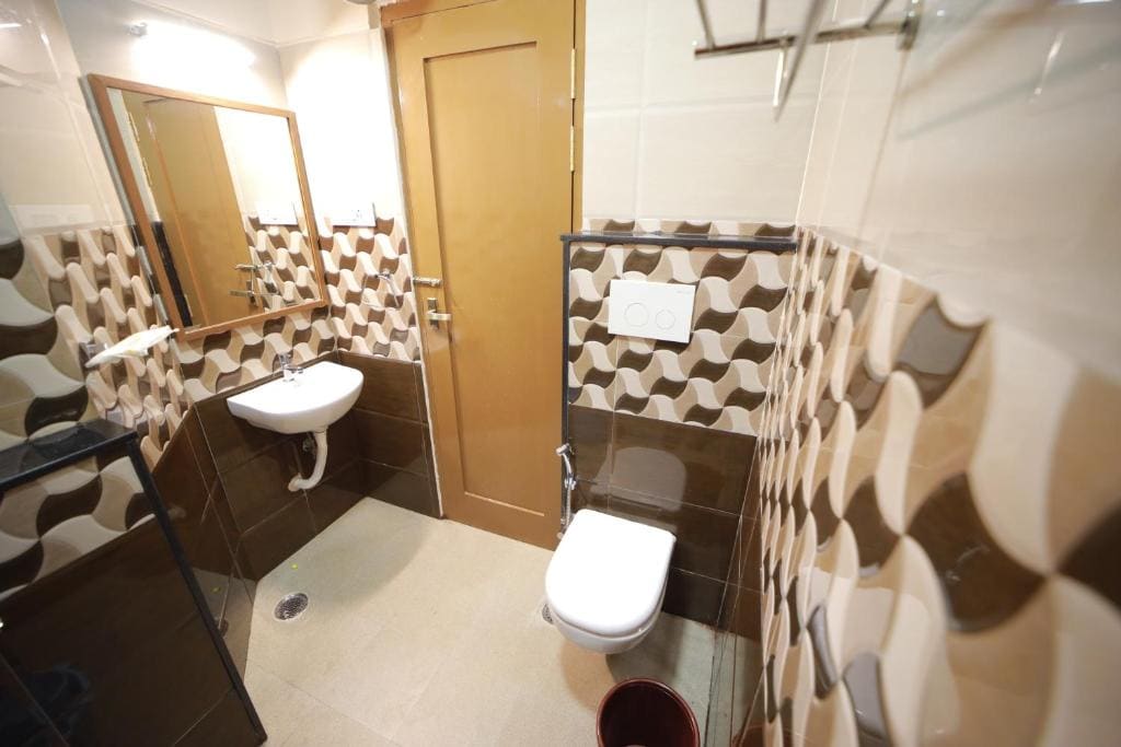 Queen Suite room - Image 3