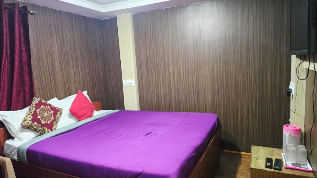 Deluxe Room room - Image 3