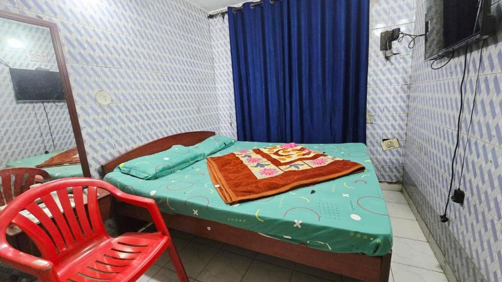 Small Double Room room - Image 1