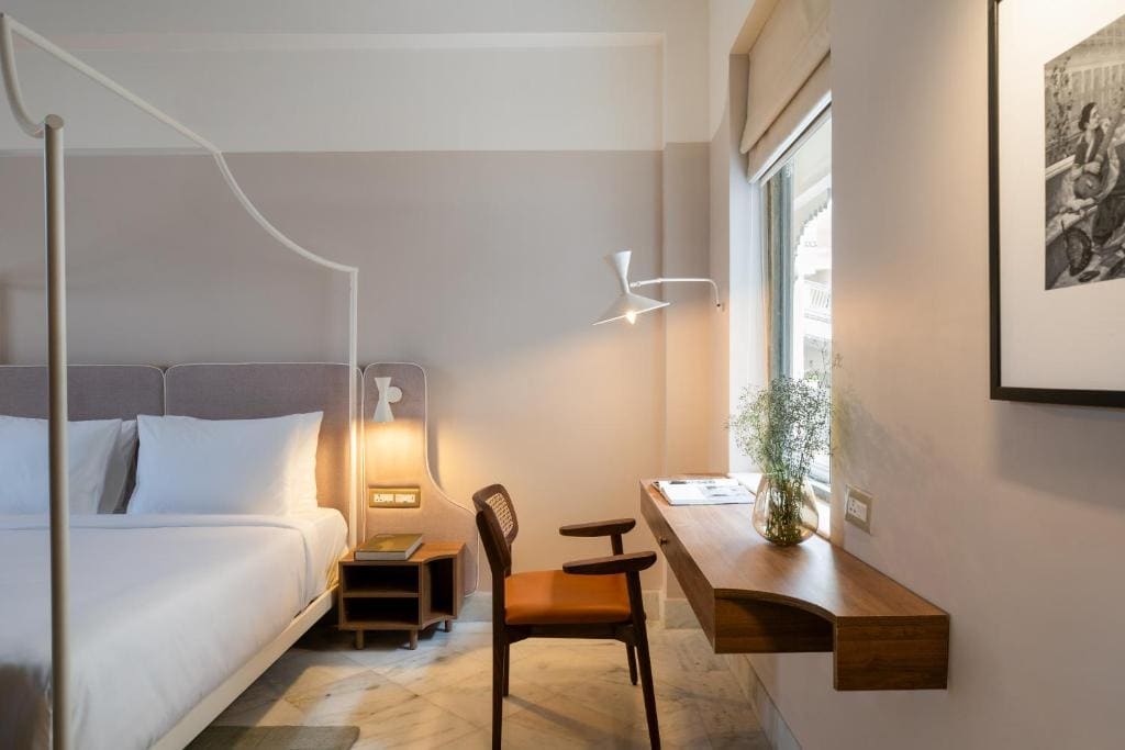 Queen Room: 15% off on Food & Soft Beverage, Early checkin and Late Checkout upto 2hrs (Subject to Availability), 2 pints of Beer (till 30th Sep) room - Image 1