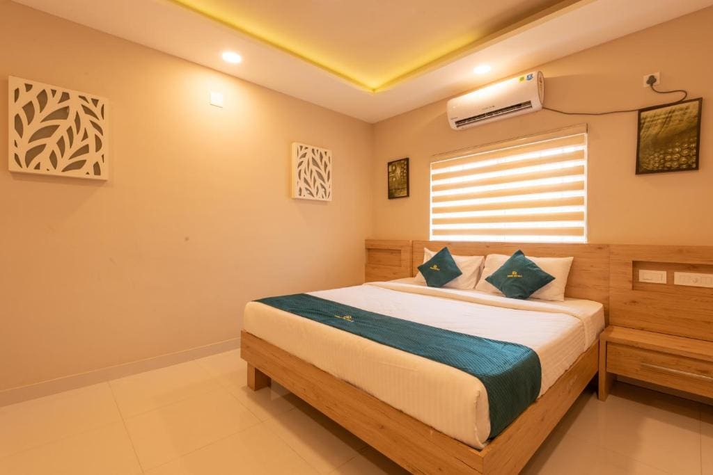 One-Bedroom Apartment room - Image 1