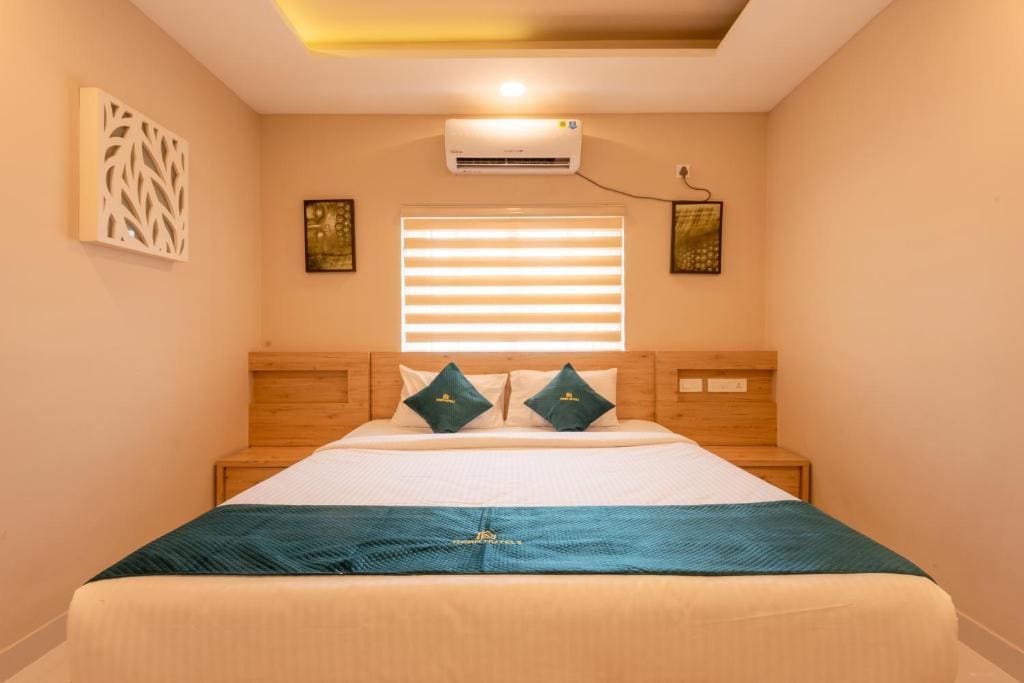 One-Bedroom Apartment room - Image 2