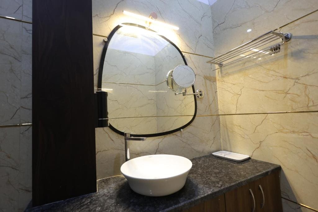 Triple Room with Private Bathroom room - Image 1
