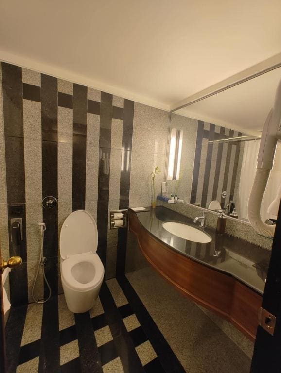 Sea Facing Room - 2 Single Beds room - Image 1