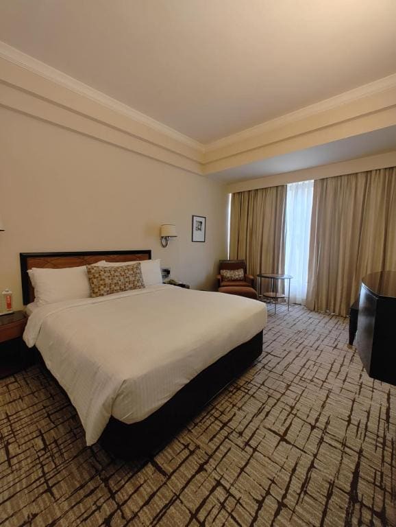 Executive Suite - 1 Double Bed room - Image 1