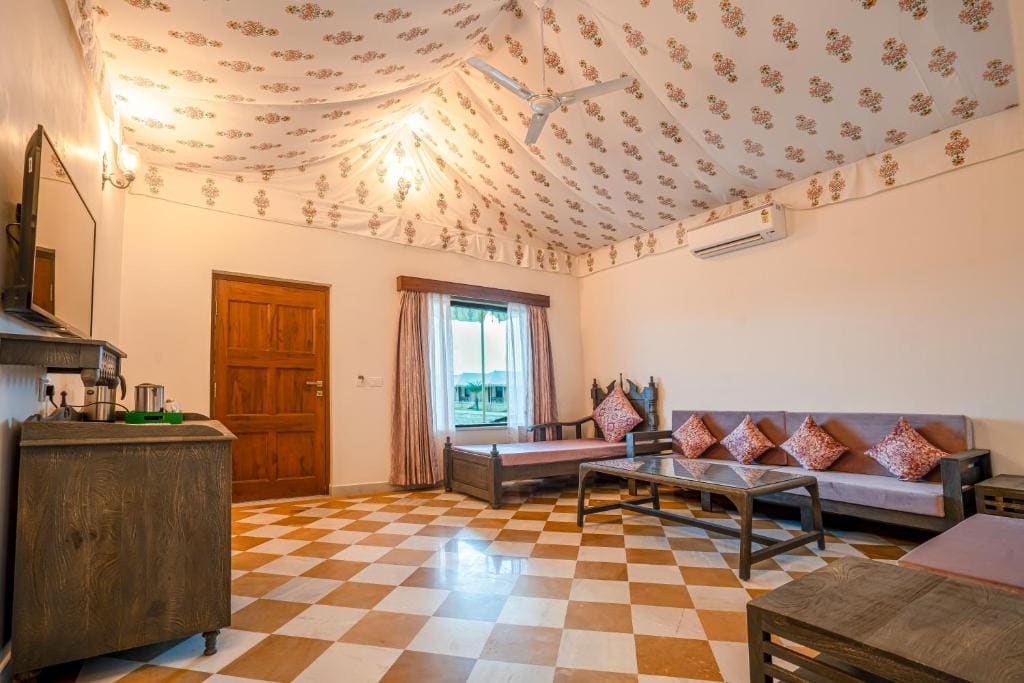 Premium Cottage Tent room - Image 3