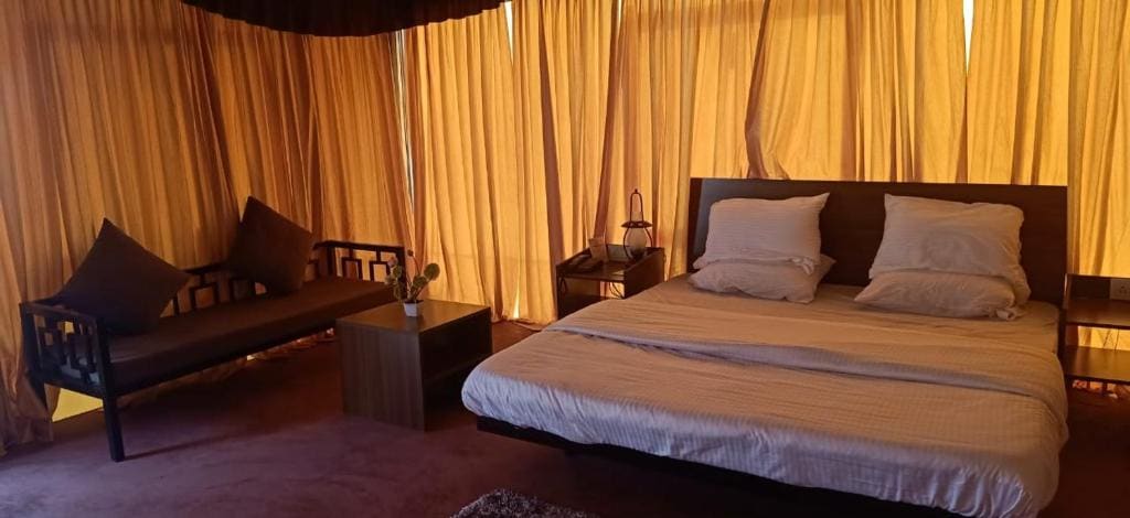 Tent room - Image 2