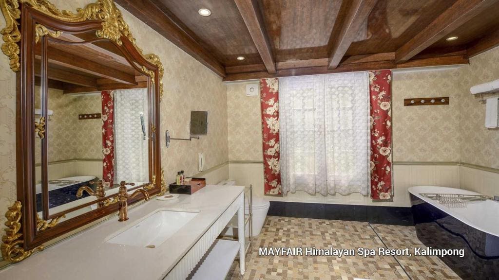 Heritage Room - 10% Discount on Foods & Soft Beverages* | 15% Discounts on Laundry Services* | INR 500 spa credit during your stay on selective Massage services. TnC Apply.* | Free Minibar - 2 cans of soft Beverages (Once on Arrival) room - Image 3
