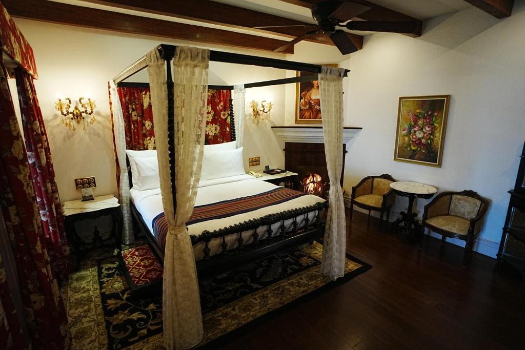 Heritage Room - 10% Discount on Foods & Soft Beverages* | 15% Discounts on Laundry Services* | INR 500 spa credit during your stay on selective Massage services. TnC Apply.* | Free Minibar - 2 cans of soft Beverages (Once on Arrival) room - Image 1