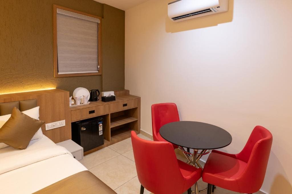 Deluxe Family Room room - Image 3