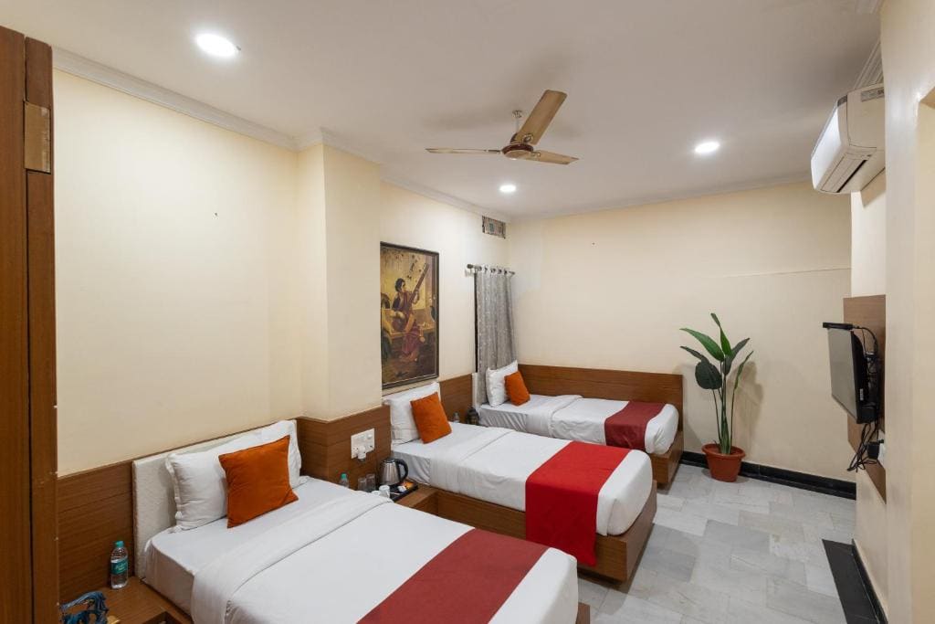 Standard Triple Room room - Image 1