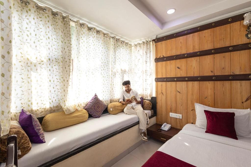 Suite with Lake View room - Image 1