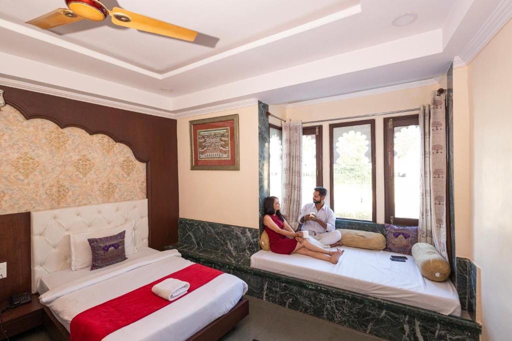 Deluxe Double or Twin Room with Lake View room - Image 3