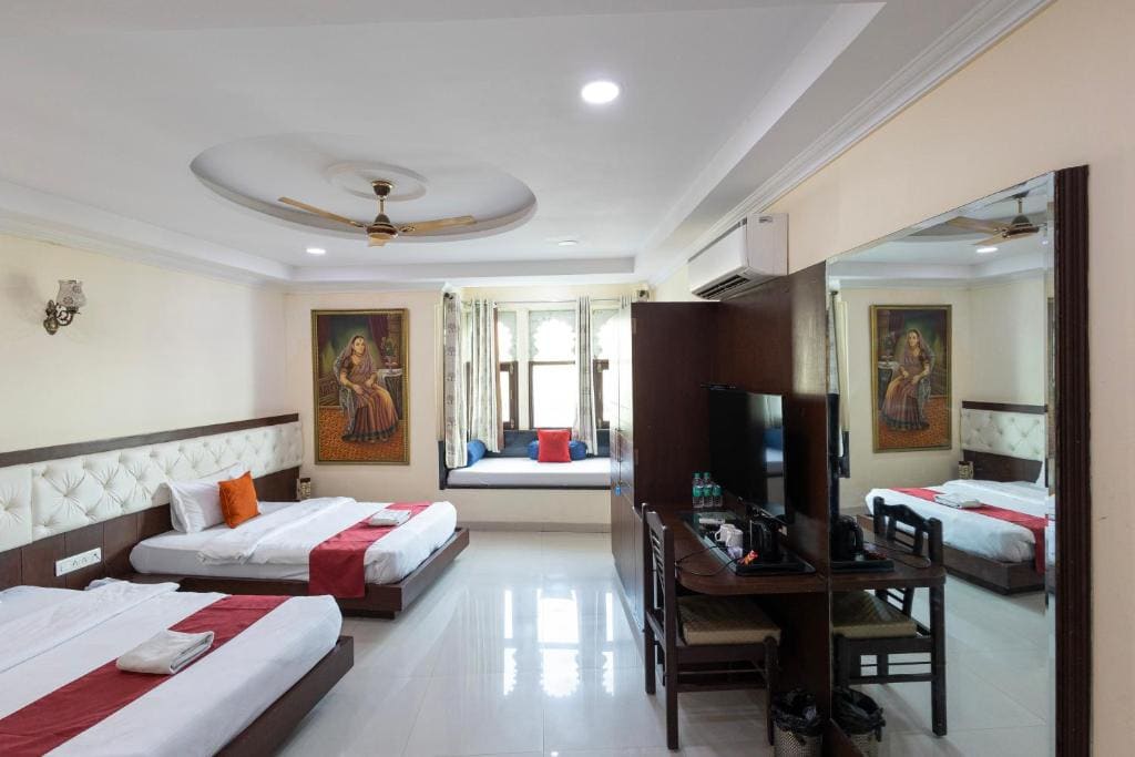 Deluxe Double or Twin Room with Lake View room - Image 2