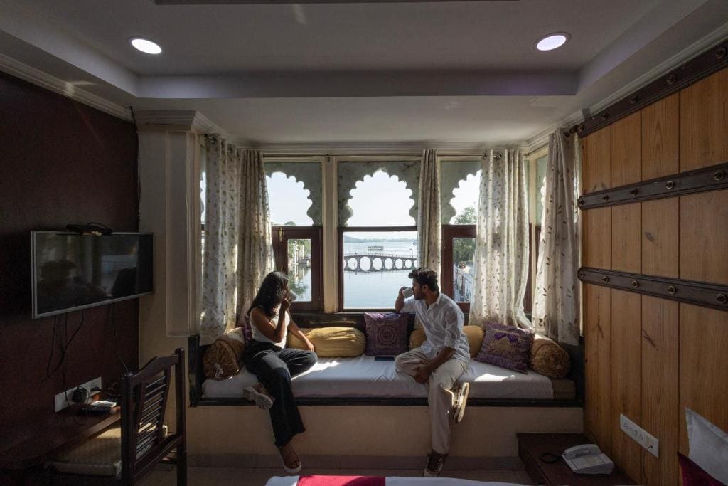Suite with Lake View room - Image 3