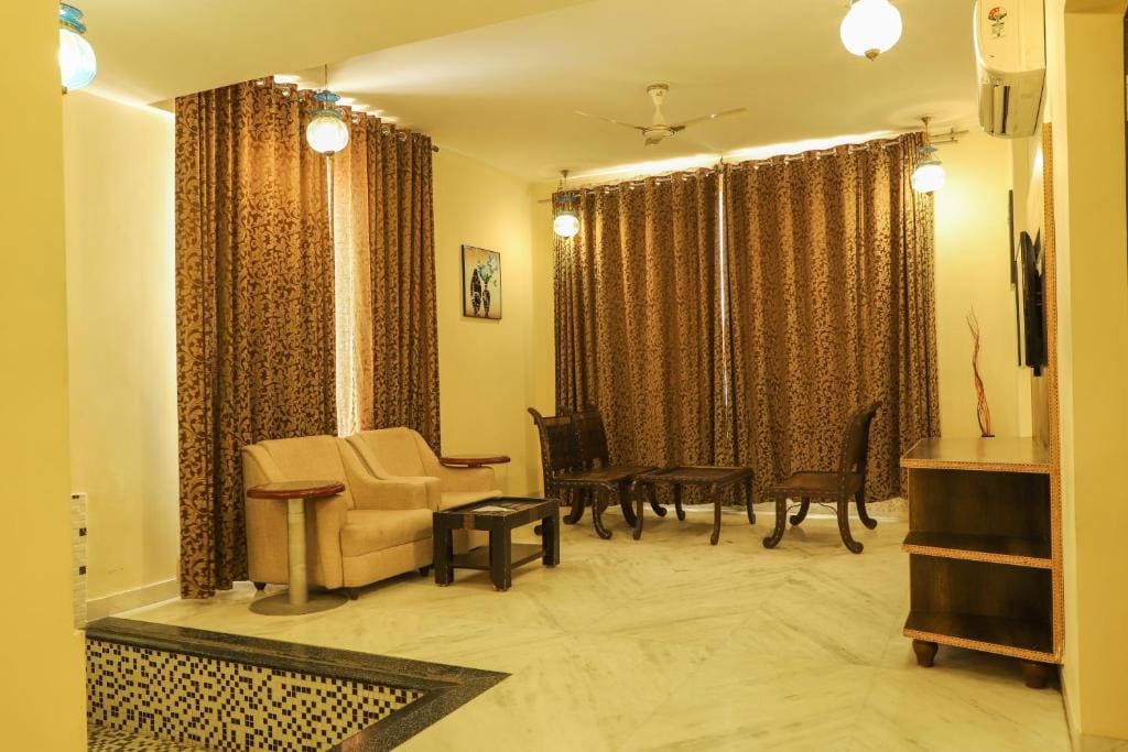 Luxury Suite with Plunge Pool room - Image 3