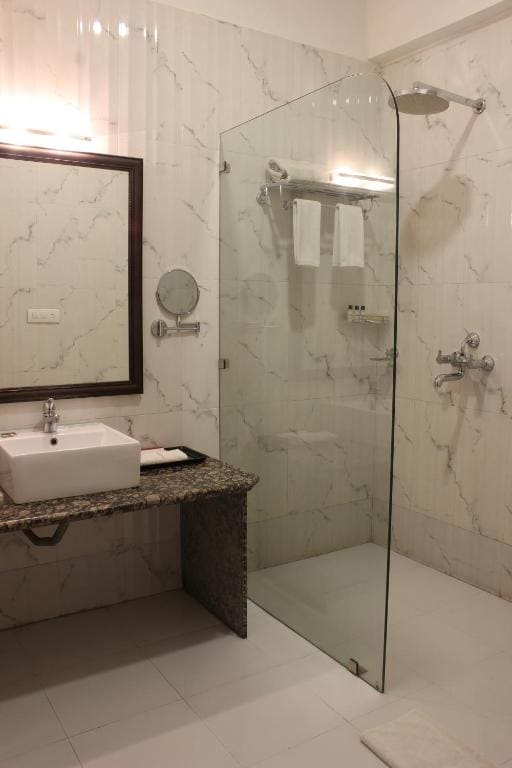 Premier Double Room room - Image 3