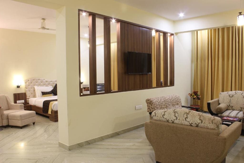 Luxury Suite Lake View room - Image 3