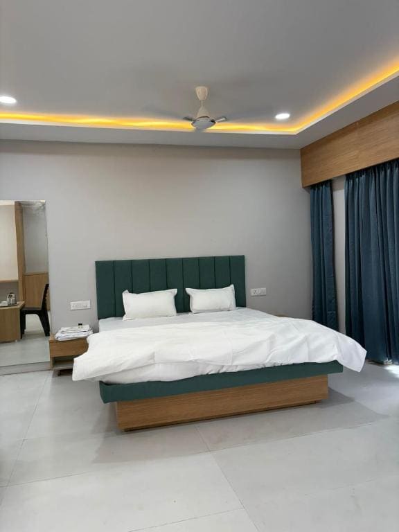 Deluxe Double Room room - Image 3