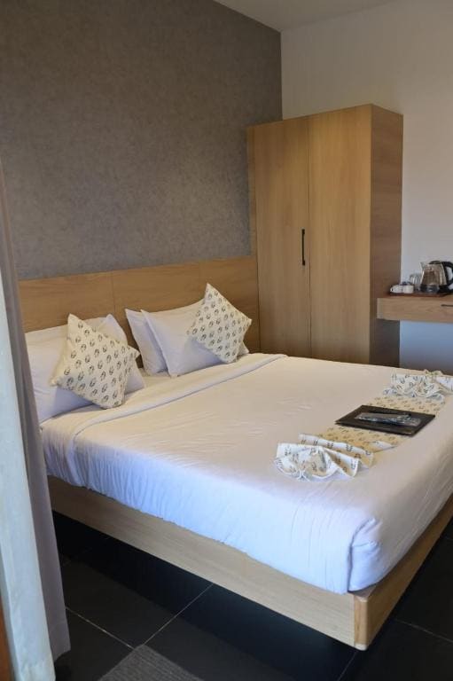 Double Room with Mountain View room - Image 1