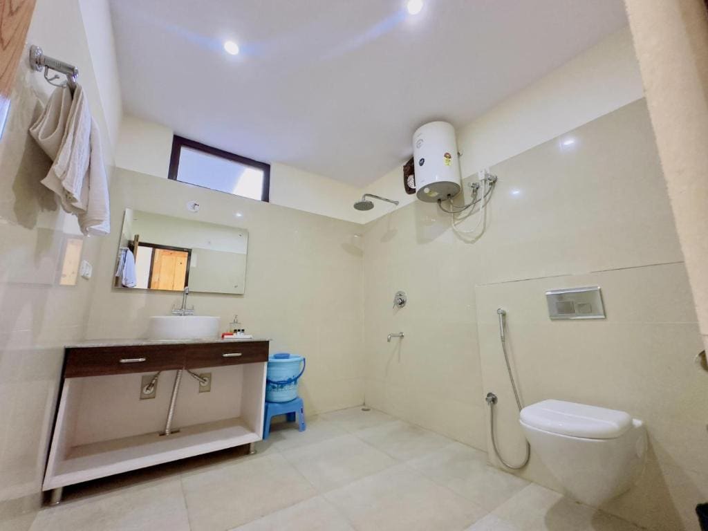 Deluxe Double Room with Balcony room - Image 1