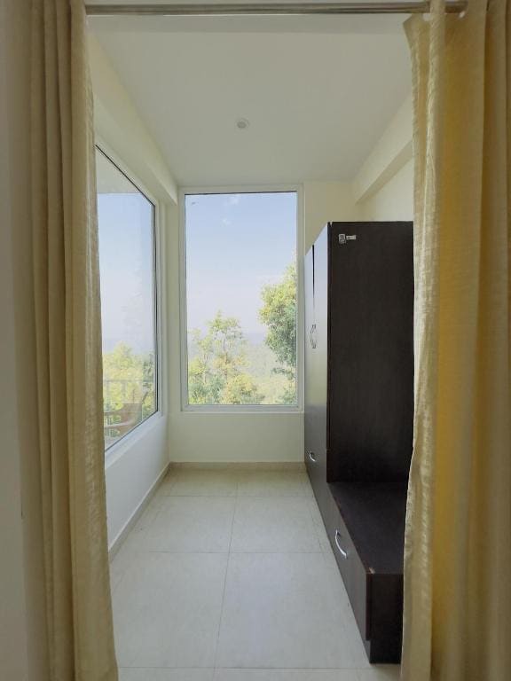 Deluxe Double Room with Balcony room - Image 3