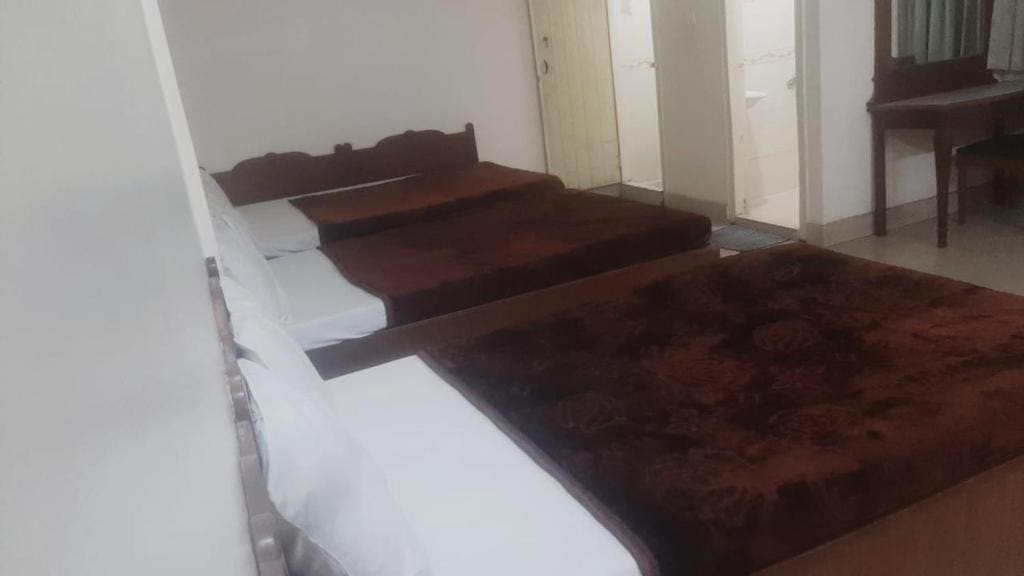 6-Bed Mixed Dormitory Room room - Image 3