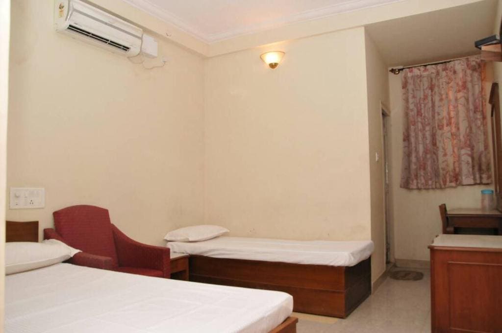 Deluxe Triple Room room - Image 1