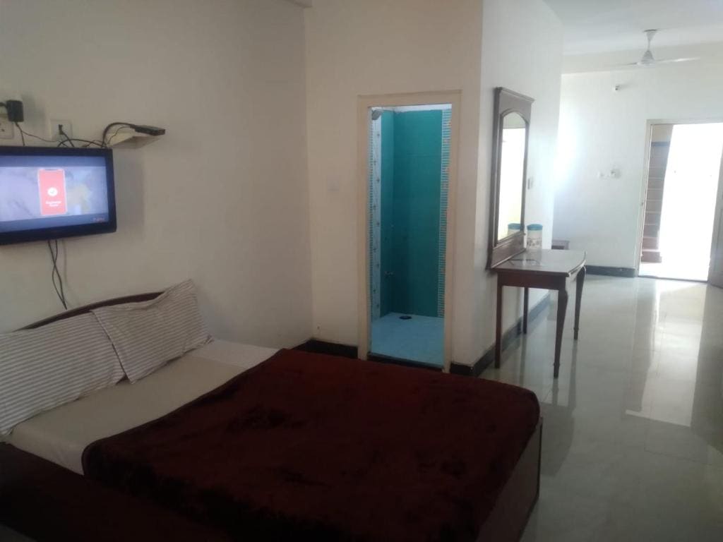 6-Bed Mixed Dormitory Room room - Image 2