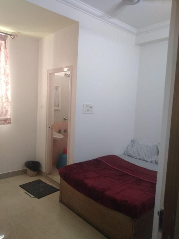 Budget Double Room room - Image 3