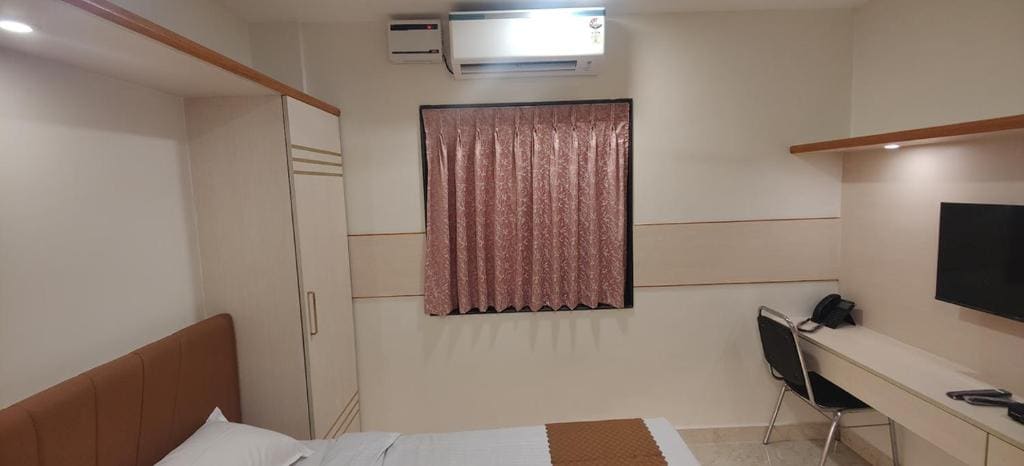 Double Room with Private Bathroom room - Image 2