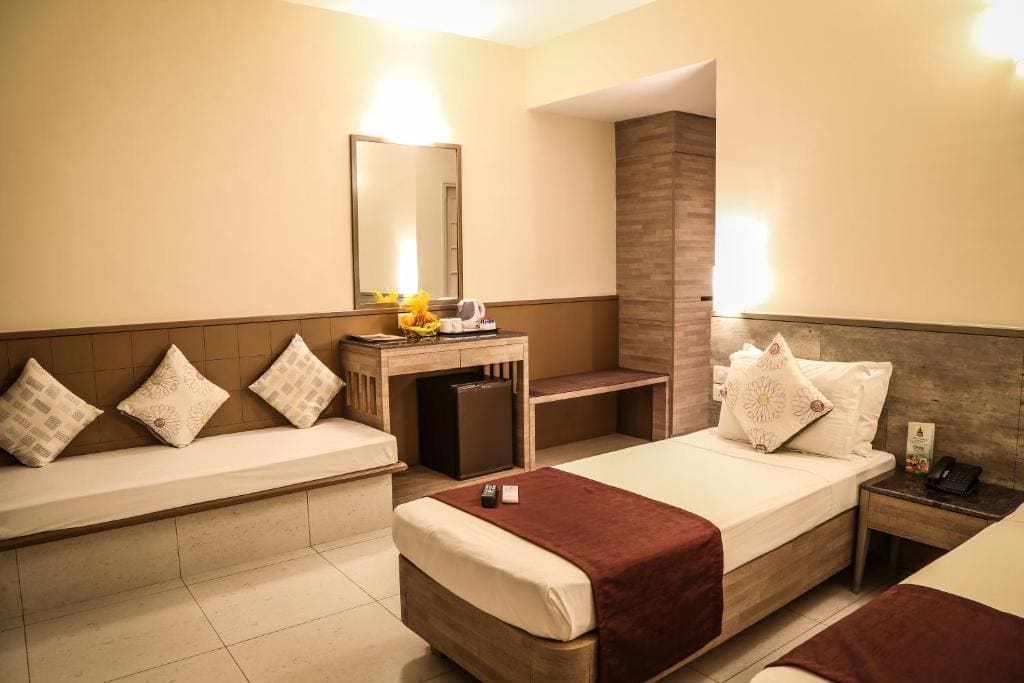 Deluxe Room Queen room - Image 3